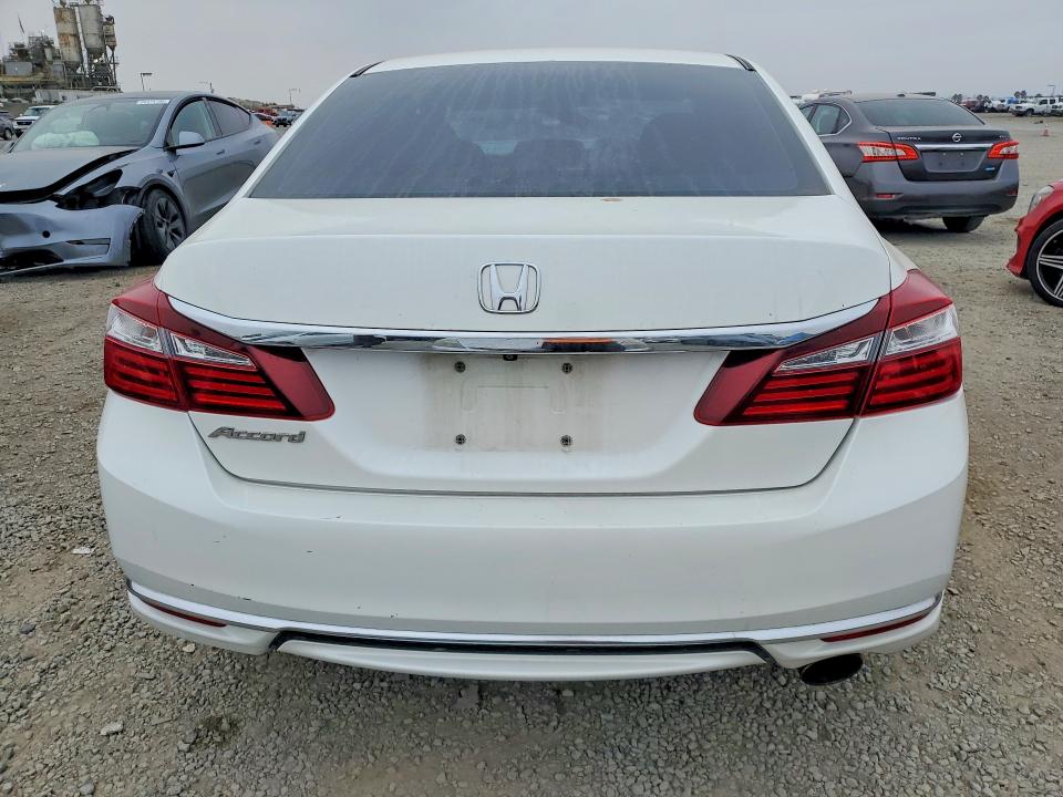 56143576 :رقم المزاد ، 1HGCR2F36HA223358 vin ، 2017 Honda Accord مزاد بيع