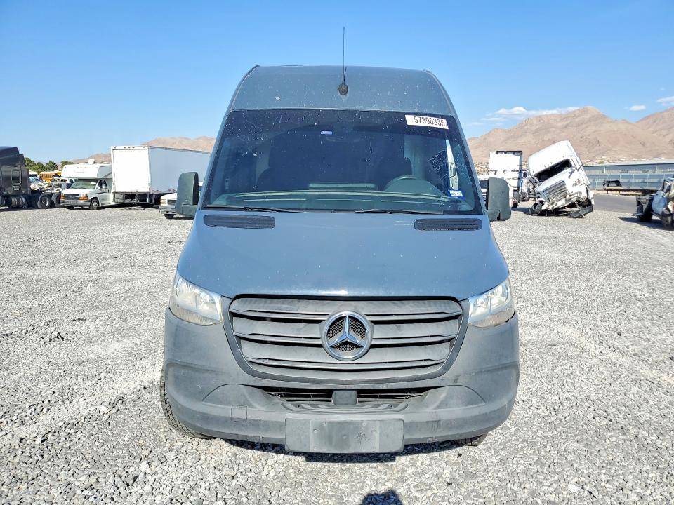 57398336 :رقم المزاد ، WD4PF1CD8KP109176 vin ، 2019 Mercedes-benz Sprinter مزاد بيع