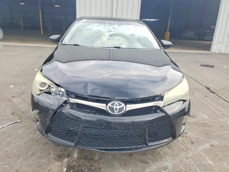 51982076 :رقم المزاد ، 4T1BF1FK1FU060534 vin ، 2015 Toyota Camry مزاد بيع