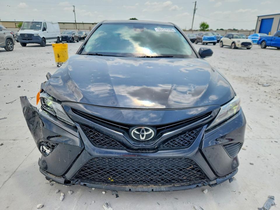 58424596 :رقم المزاد ، 4T1KZ1AKXPU079597 vin ، 2023 Toyota Camry مزاد بيع