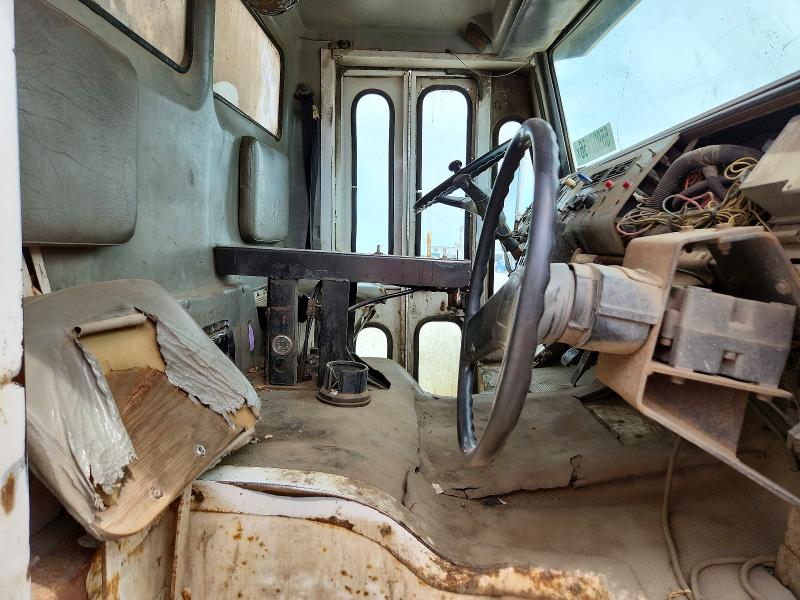 55907156 :رقم المزاد ، 1FV6HLBB0VH696388 vin ، 1997 Freightliner Fl70 مزاد بيع