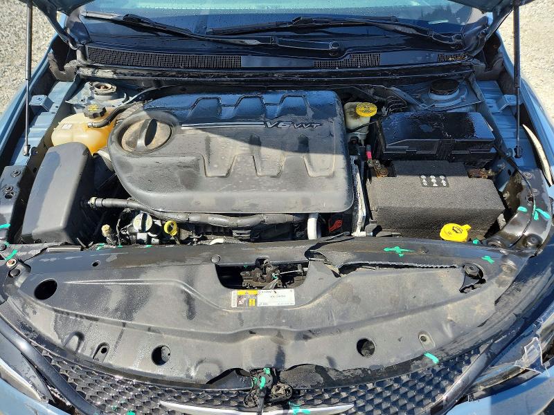 55681236 :رقم المزاد ، 1C3CCCBG9FN678164 vin ، 2015 Chrysler 200 مزاد بيع