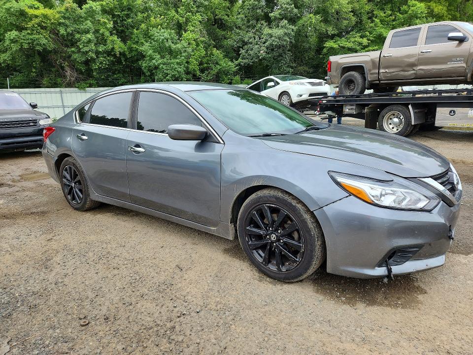 58536766 :رقم المزاد ، 1N4AL3AP7JC248261 vin ، 2018 Nissan Altima مزاد بيع
