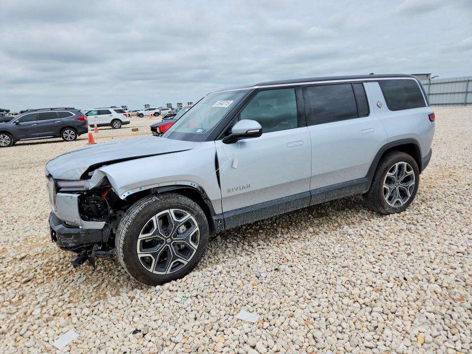 55940716 :رقم المزاد ، 7PDSGBBA2SN052850 vin ، 2025 Rivian R1s مزاد بيع