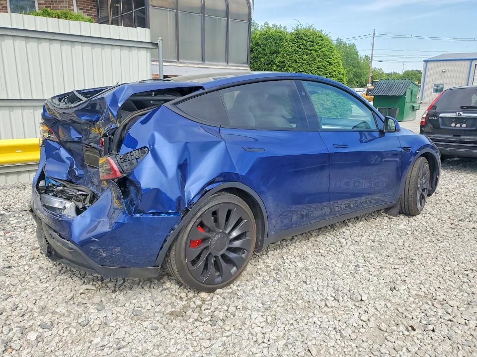 2025 Tesla Model Y მანქანა იყიდება აუქციონზე, vin: 7SAYGDEF6SA352748, აუქციონის ნომერი: 55920856