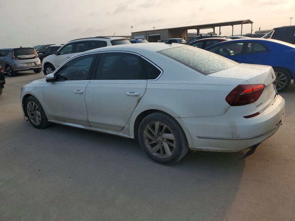 58611446 :رقم المزاد ، 1VWBA7A33JC002703 vin ، 2018 Volkswagen Passat مزاد بيع