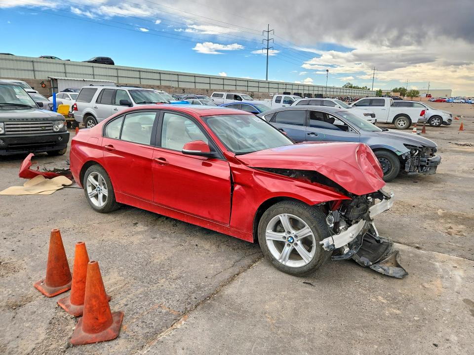 58461356 :رقم المزاد ، WBA3C3G50ENS71235 vin ، 2014 Bmw 320 مزاد بيع