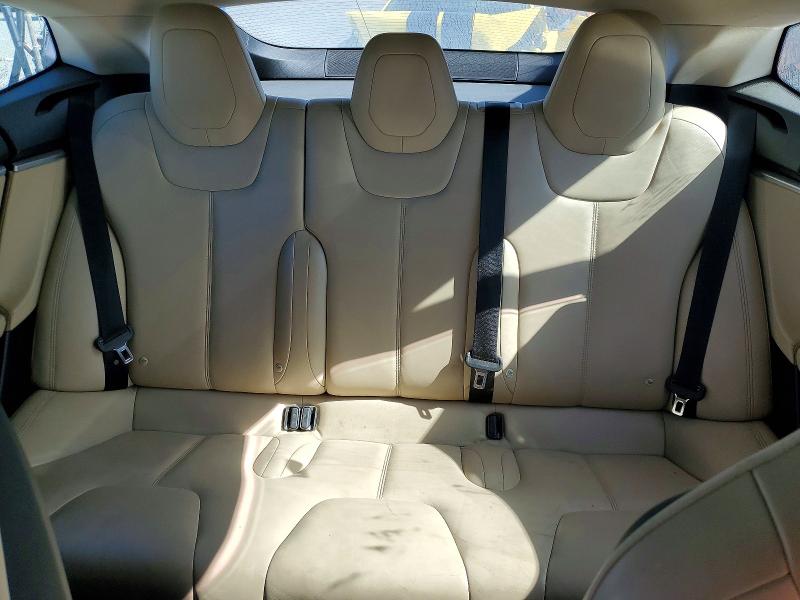 56838786 :رقم المزاد ، 5YJSA1H10FFP77099 vin ، 2015 Tesla Model S مزاد بيع