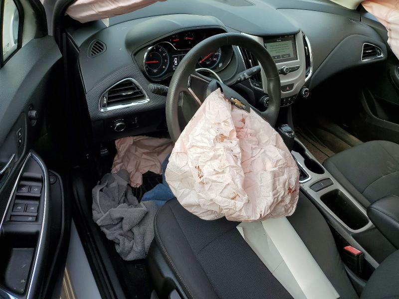 58924816 :رقم المزاد ، 1G1BC5SMXH7232856 vin ، 2017 Chevrolet Cruze مزاد بيع