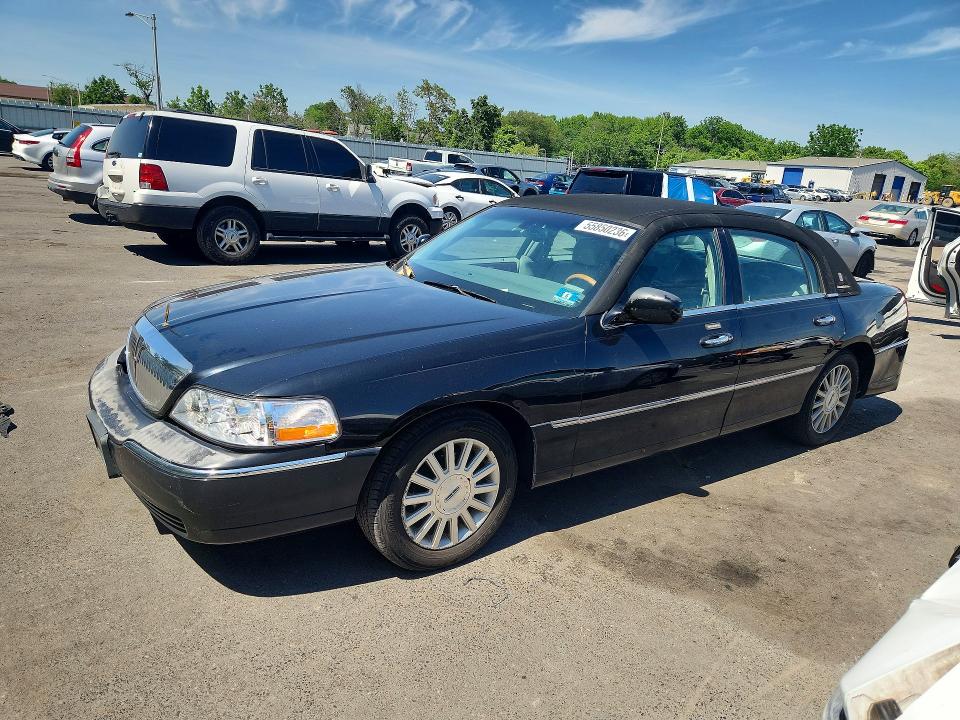 55850236 :رقم المزاد ، 1LNHM83W94Y616241 vin ، 2004 Lincoln Town Car مزاد بيع