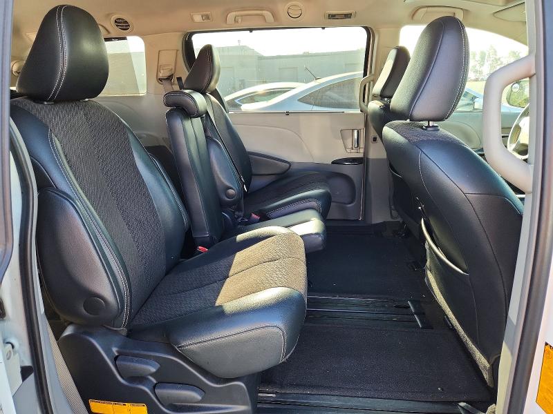 58428816 :رقم المزاد ، 5TDXK3DC7BS164201 vin ، 2011 Toyota Sienna مزاد بيع