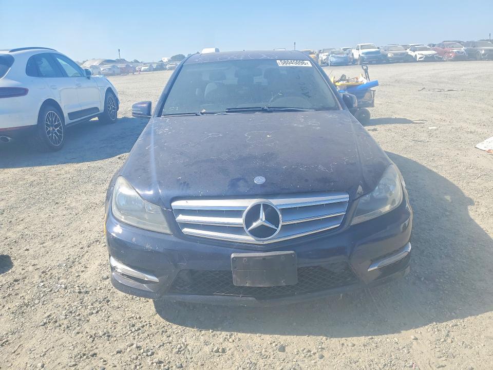 58045096 :رقم المزاد ، WDDGF4HB2CA615826 vin ، 2012 Mercedes-benz C مزاد بيع