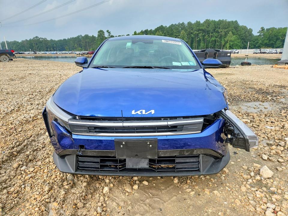 2025 Kia K4 მანქანა იყიდება აუქციონზე, vin: 3KPFT4DE7SE017371, აუქციონის ნომერი: 57588006