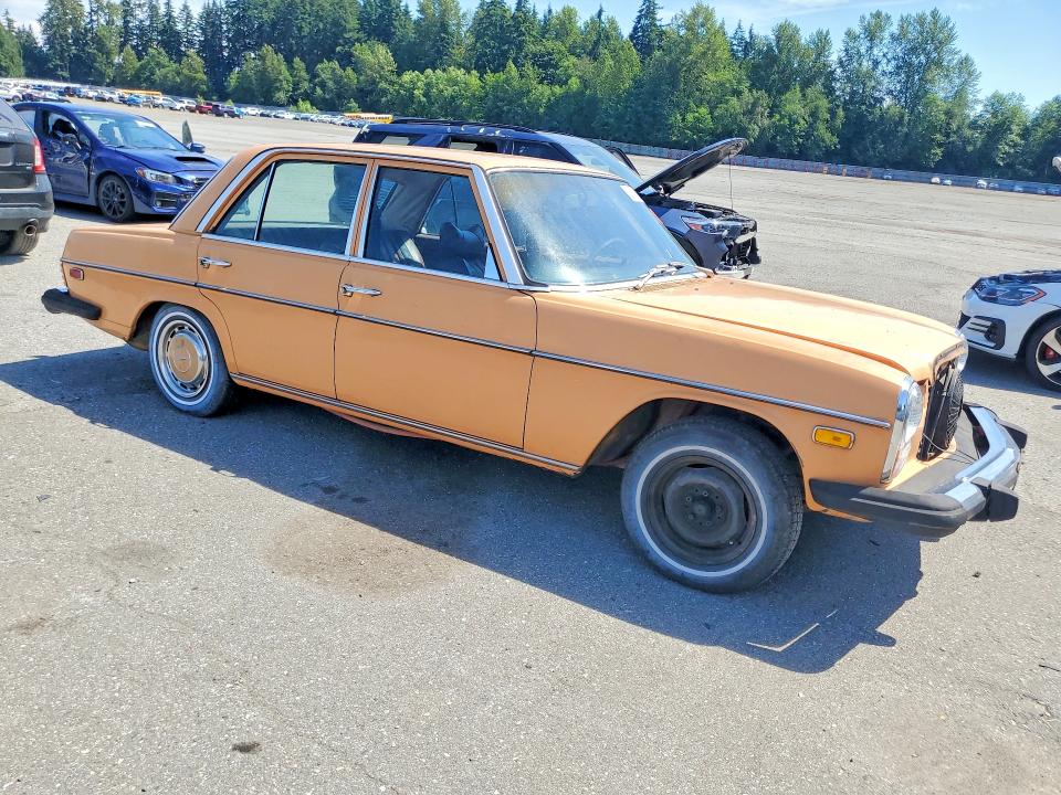 58810226 :رقم المزاد ، 11511710115414 vin ، 1976 Mercedes-benz 240-class مزاد بيع