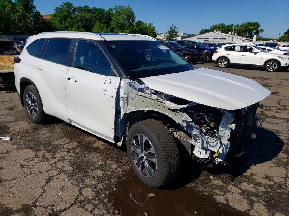 Продаж на аукціоні авто 2024 Toyota Highlander, vin: 5TDKDRBH0RS564536, номер лоту: 57573736