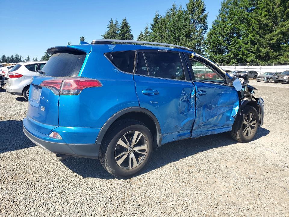 57182456 :رقم المزاد ، JTMRFREV1JJ192183 vin ، 2018 Toyota Rav4 مزاد بيع