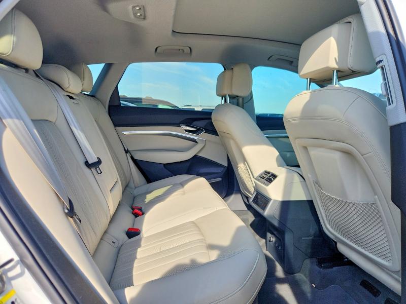 Продажа на аукционе авто 2019 Audi E-tron, vin: WA1LAAGEXKB009033, номер лота: 57530156