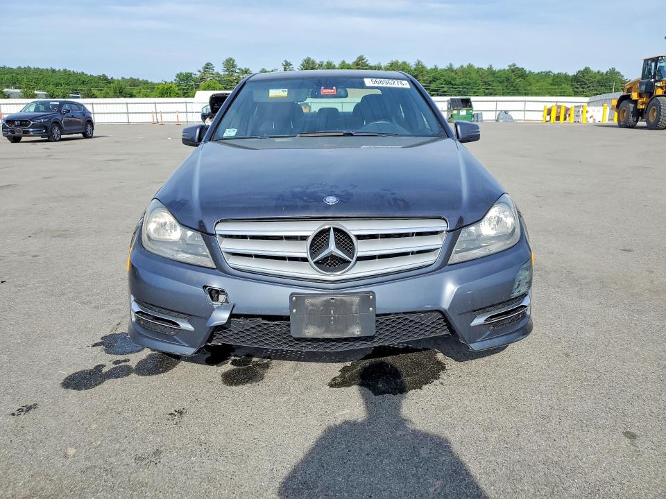 2013 Mercedes-benz C მანქანა იყიდება აუქციონზე, vin: WDDGF8AB2DR279468, აუქციონის ნომერი: 56896276