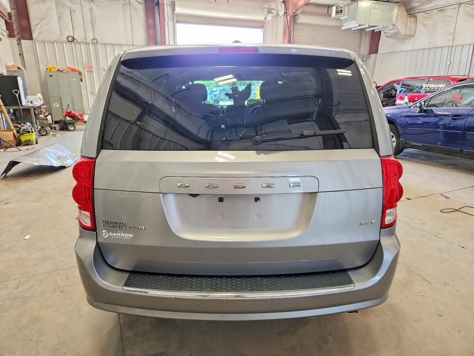 56831506 :رقم المزاد ، 2C4RDGCG8LR153233 vin ، 2020 Dodge Grand Caravan مزاد بيع
