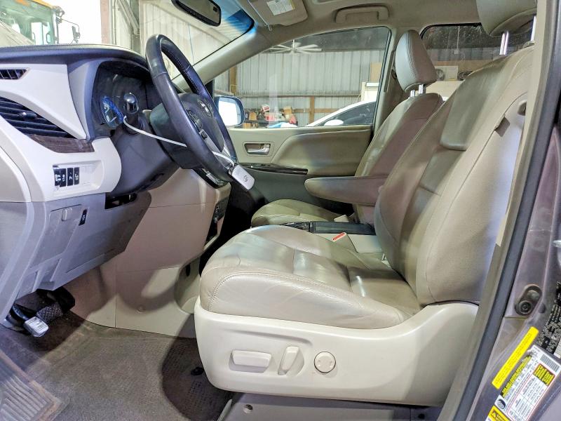 56434056 :رقم المزاد ، 5TDYZ3DC0HS832185 vin ، 2017 Toyota Sienna مزاد بيع