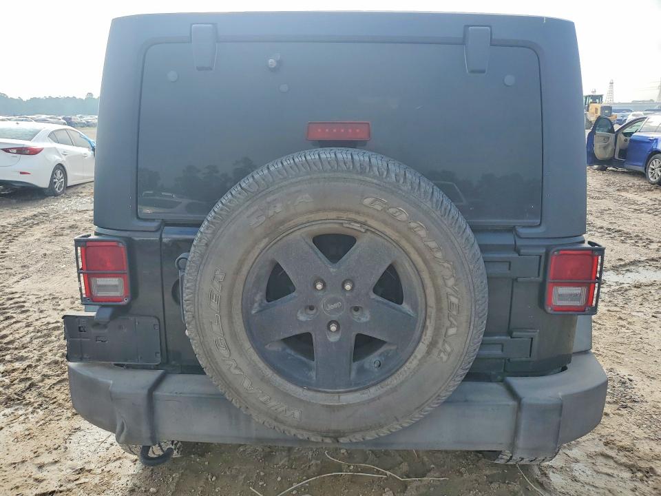 2015 Jeep Wrangler Unlimited მანქანა იყიდება აუქციონზე, vin: 1C4HJWDG0FL740858, აუქციონის ნომერი: 57949776