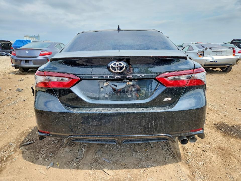 55200106 :رقم المزاد ، 4T1G11AK8NU051422 vin ، 2022 Toyota Camry مزاد بيع