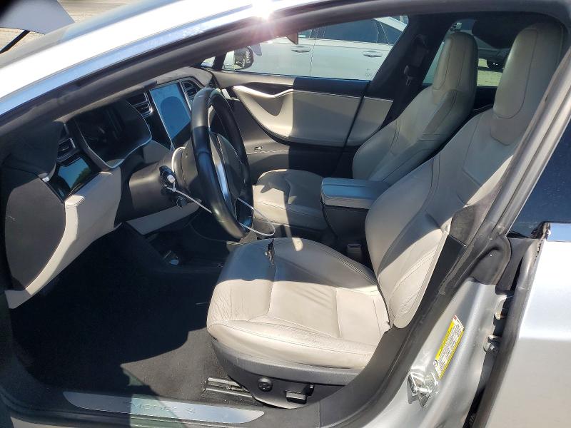 56996116 :رقم المزاد ، 5YJSA1E22FF120253 vin ، 2015 Tesla Model S مزاد بيع