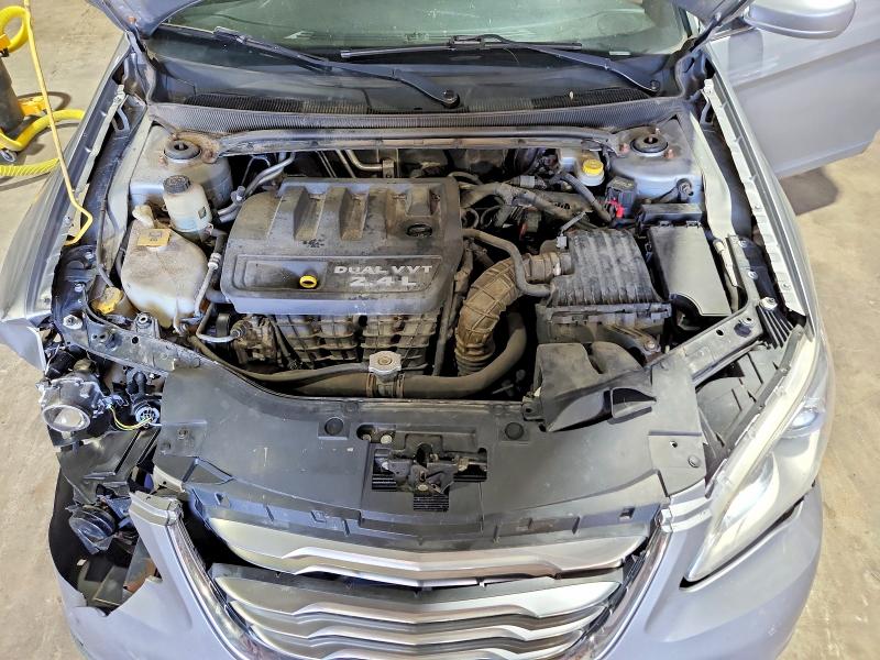 57047226 :رقم المزاد ، 1C3CCBBB1DN654923 vin ، 2013 Chrysler 200 مزاد بيع
