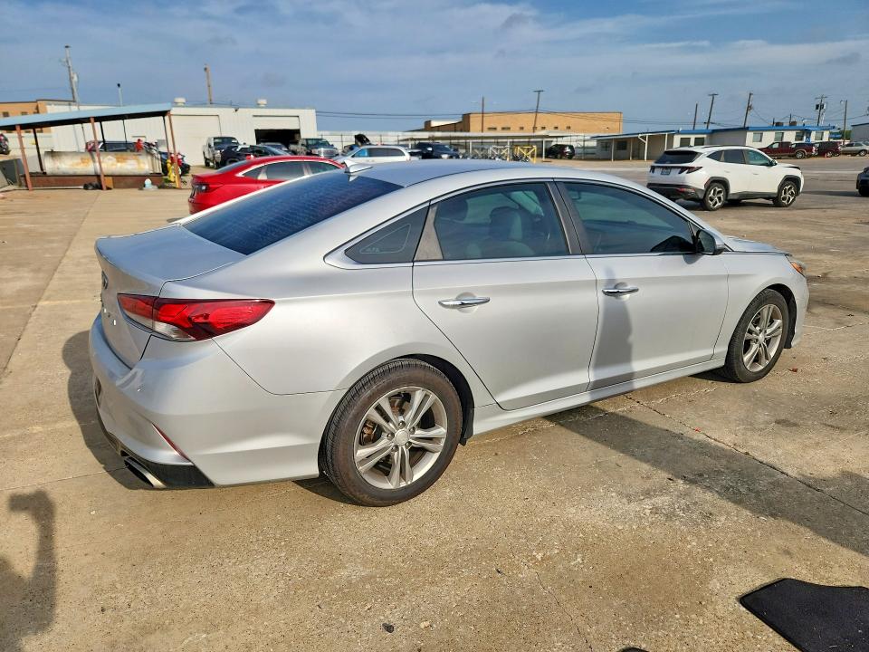 59008056 :رقم المزاد ، 5NPE34AF3JH630638 vin ، 2018 Hyundai Sonata مزاد بيع