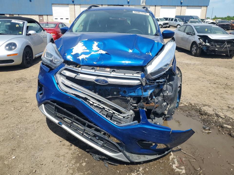 Продажа на аукционе авто 2018 Ford Escape, vin: 1FMCU9HD6JUB71368, номер лота: 55961316