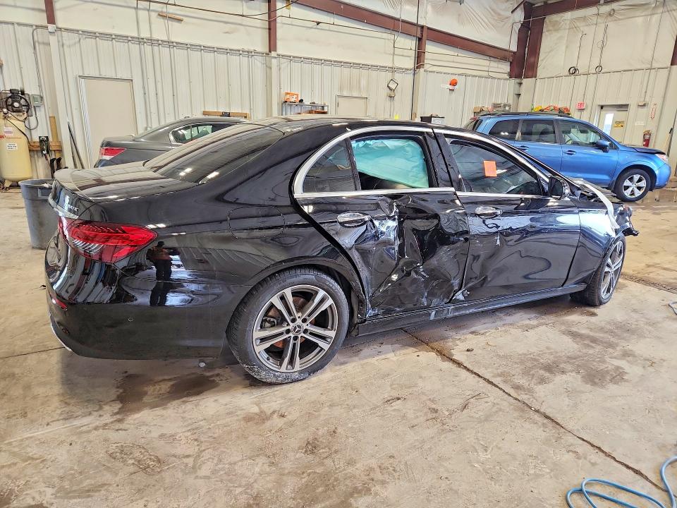 56935366 :رقم المزاد ، W1KZF8EB0PB150368 vin ، 2023 Mercedes-benz E مزاد بيع