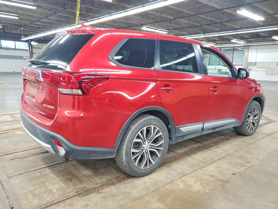 56949026 :رقم المزاد ، JA4AZ3A31JZ057013 vin ، 2018 Mitsubishi Outlander مزاد بيع
