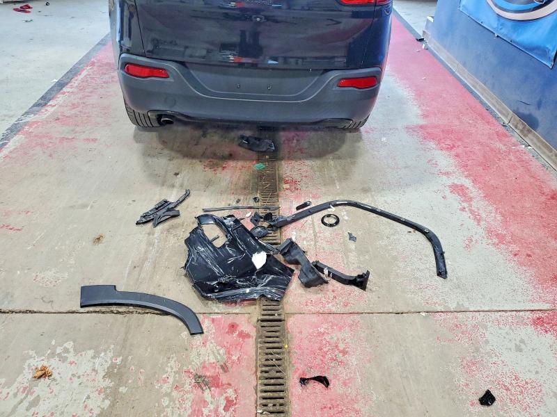 56828896 :رقم المزاد ، 1C4PJMCB3FW792599 vin ، 2015 Jeep Cherokee مزاد بيع