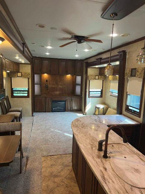 2014 Grand Design Trailers მანქანა იყიდება აუქციონზე, vin: 5KEFA4337E1007258, აუქციონის ნომერი: 57243176