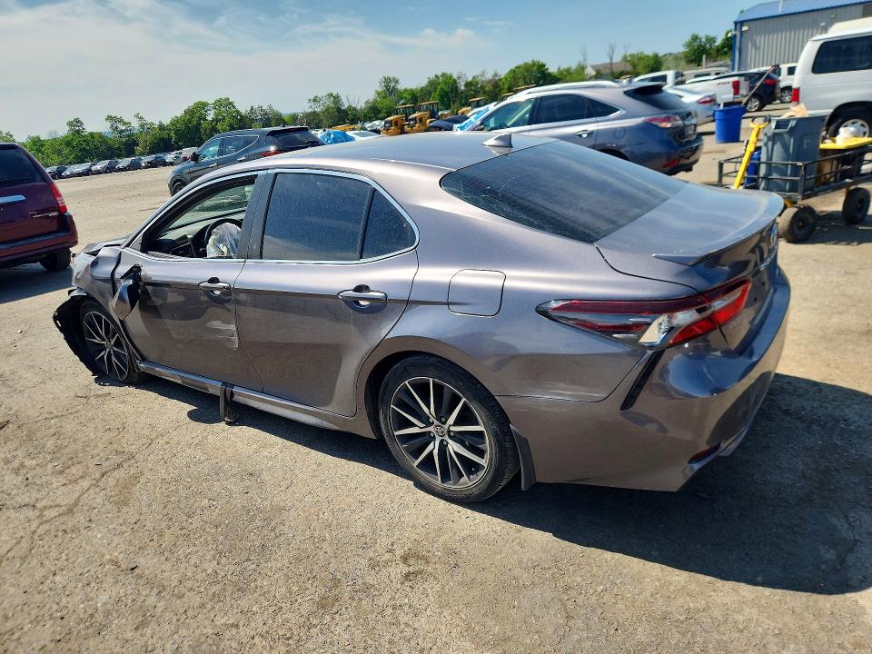 Продажа на аукционе авто 2022 Toyota Camry, vin: 4T1G11AK7NU631602, номер лота: 55719726