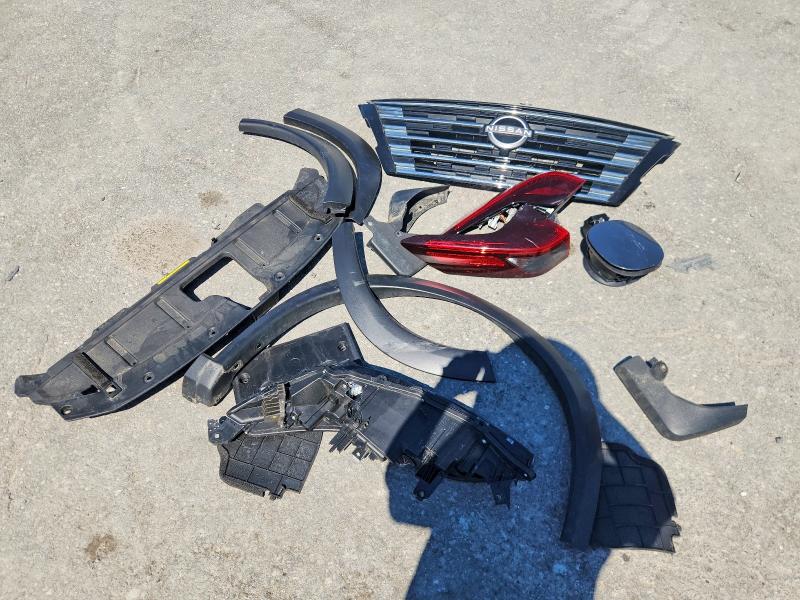 58542866 :رقم المزاد ، JN8BT3BB1SW154074 vin ، 2025 Nissan Rogue مزاد بيع