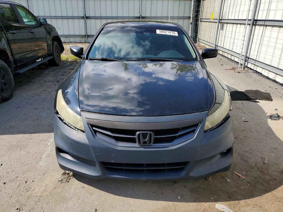 58621476 :رقم المزاد ، 1HGCS2B84BA005271 vin ، 2011 Honda Accord مزاد بيع