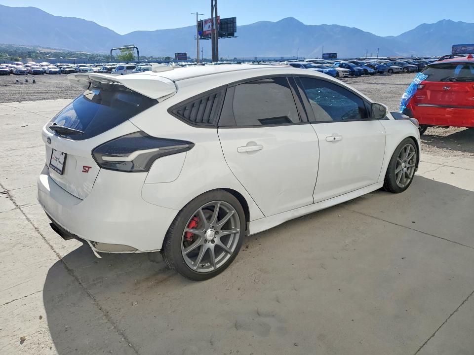 Продажа на аукционе авто 2015 Ford Focus, vin: 1FADP3L98FL369291, номер лота: 57048546