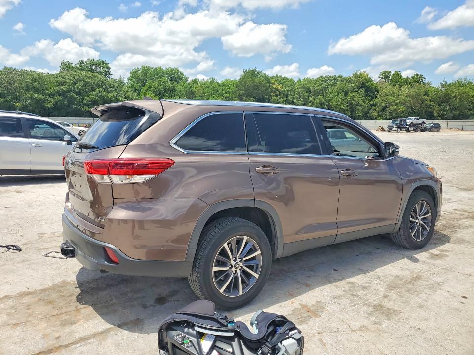 56967566 :رقم المزاد ، 5TDKZRFH3KS345426 vin ، 2019 Toyota Highlander مزاد بيع