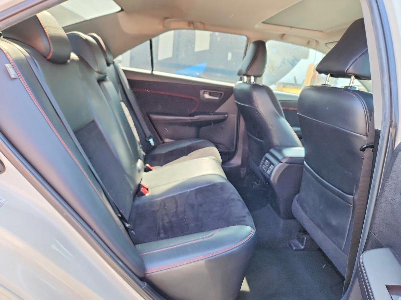 56367176 :رقم المزاد ، 4T1BF1FK3FU950663 vin ، 2015 Toyota Camry مزاد بيع