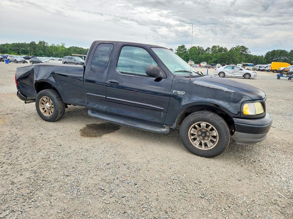 57148196 :رقم المزاد ، 1FTRX17283NB06185 vin ، 2003 Ford F150 مزاد بيع