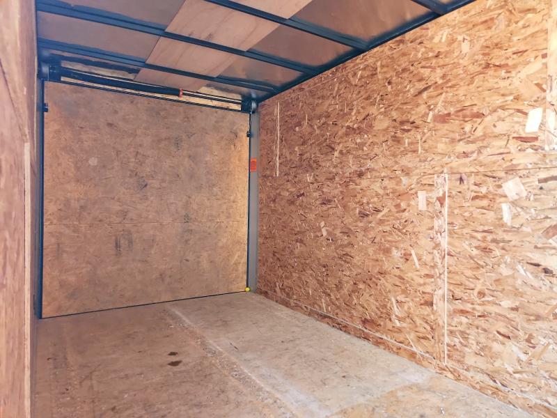 56291016 :رقم المزاد ، 5JW9E1625PB102877 vin ، 2023 Formula Trailers مزاد بيع