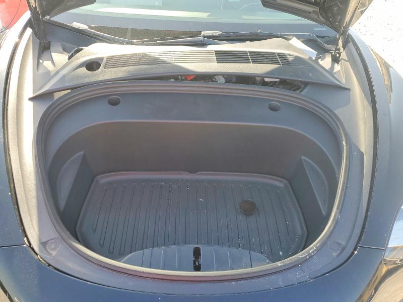58221876 :رقم المزاد ، 5YJ3E1EB3NF261906 vin ، 2022 Tesla Model 3 مزاد بيع