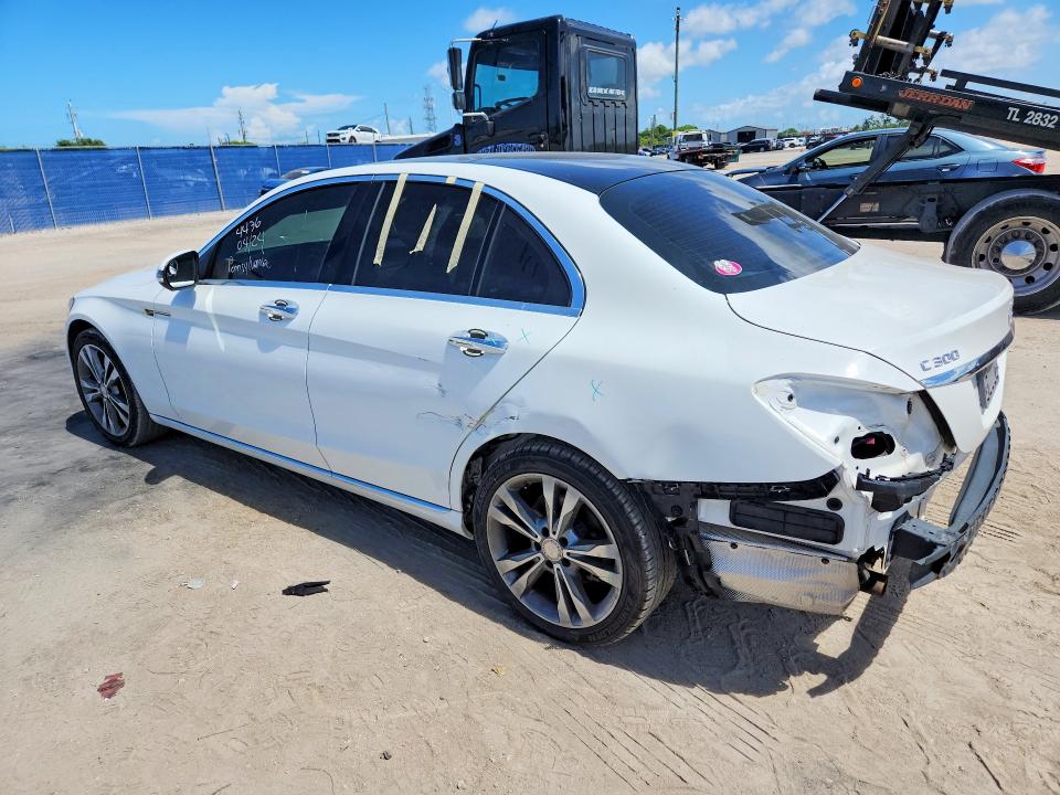 2016 Mercedes-benz C მანქანა იყიდება აუქციონზე, vin: 55SWF4KBXGU141974, აუქციონის ნომერი: 57780306