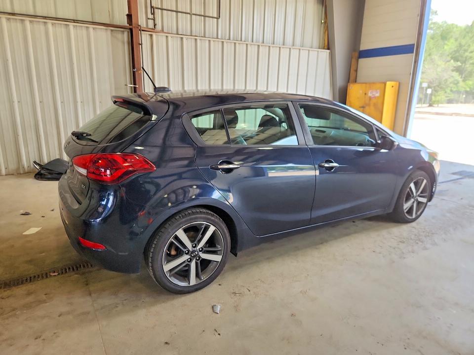 2017 Kia Forte მანქანა იყიდება აუქციონზე, vin: KNAFX5A83H5725952, აუქციონის ნომერი: 58822286