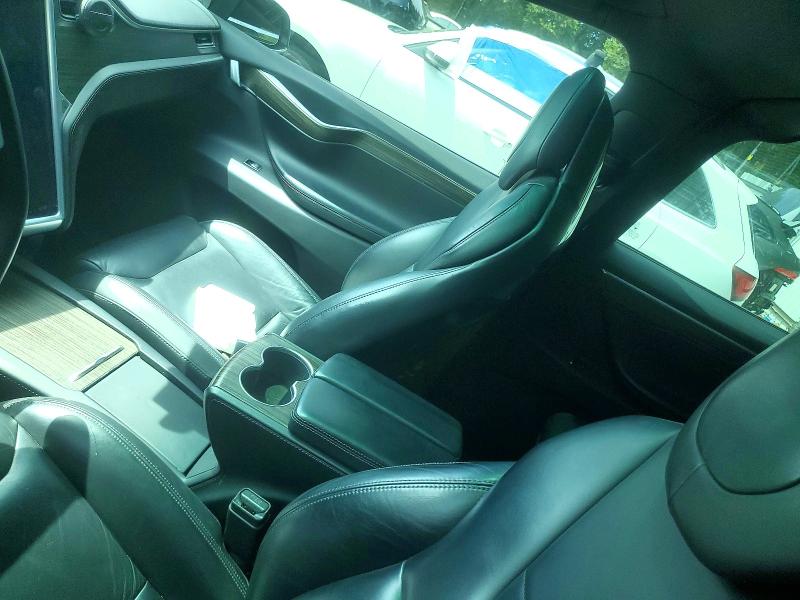 56950686 :رقم المزاد ، 5YJXCAE28GF002368 vin ، 2016 Tesla Model X مزاد بيع