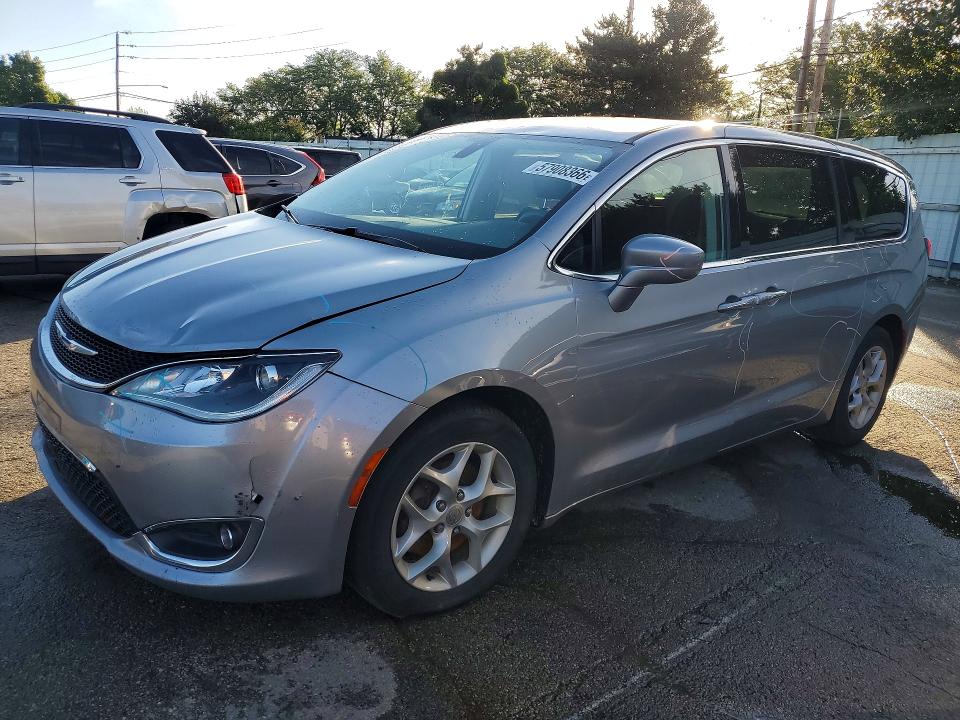 Auction sale of the 2018 Chrysler Pacifica, vin: 2C4RC1FG6JR275033, lot number: 57908366