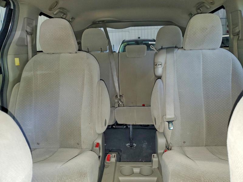 58559516 :رقم المزاد ، 5TDKK3DC7BS008699 vin ، 2011 Toyota Sienna مزاد بيع