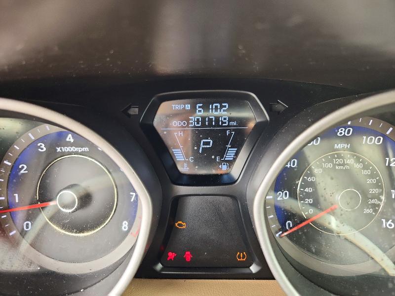 2011 Hyundai Elantra მანქანა იყიდება აუქციონზე, vin: KMHDH4AE5BU135381, აუქციონის ნომერი: 56965946