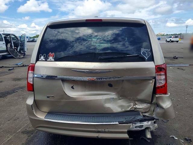 2015 Chrysler Town & Country მანქანა იყიდება აუქციონზე, vin: 2C4RC1BG7FR551801, აუქციონის ნომერი: 56795126